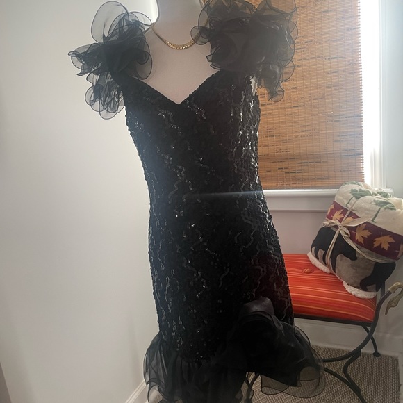 80's SEQUINS DRESS - Picture 2 of 10